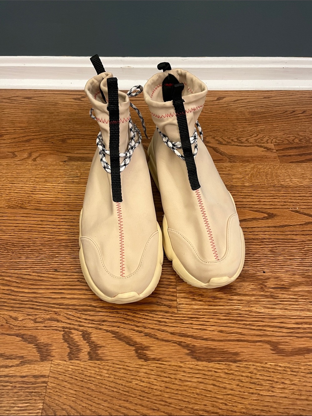 John Geiger 002 "Cream" - Estimated Size 10 - Authentic GUC